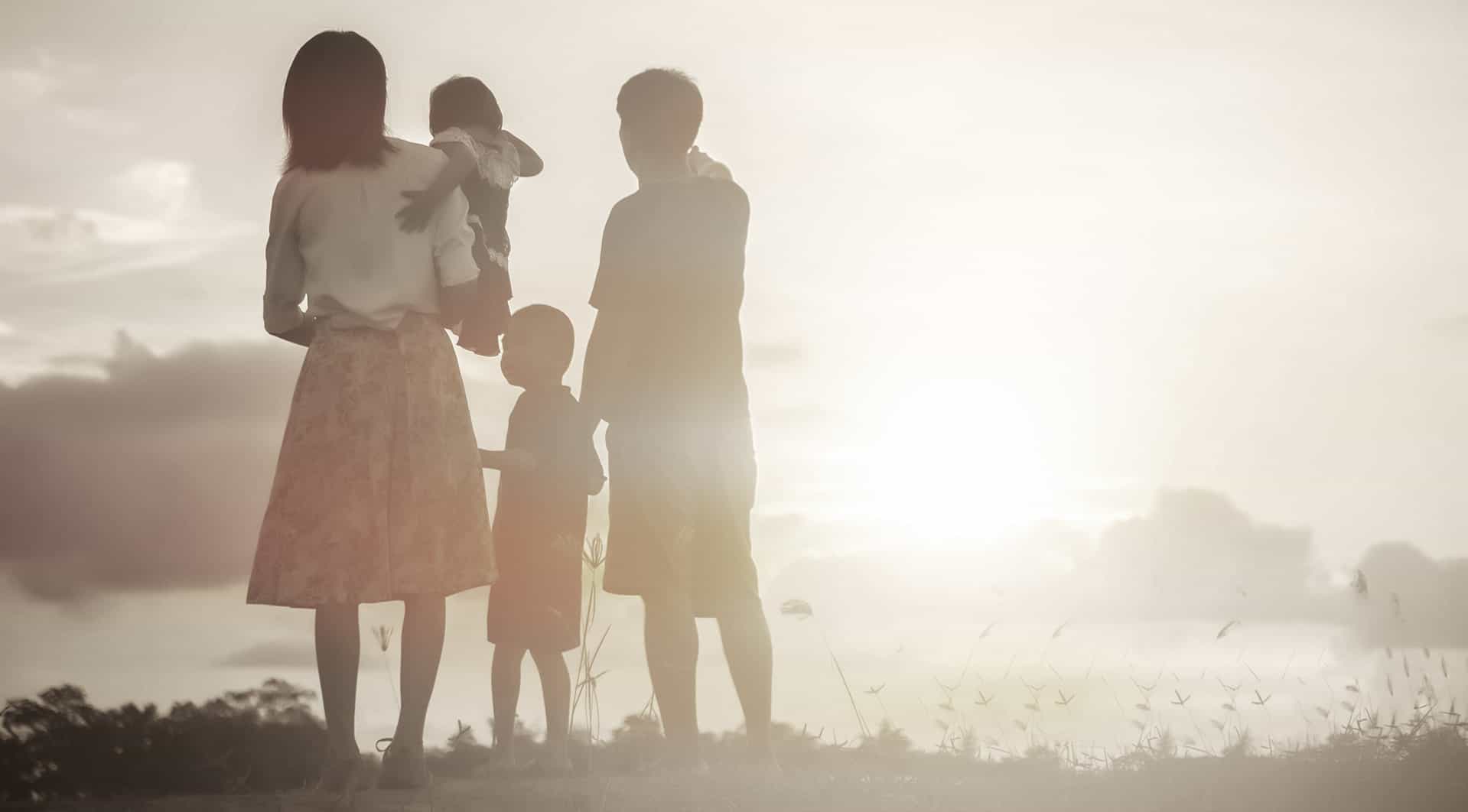 Одинаковая разная жизнь. Mother and son Shutterstock. Mother in the field.