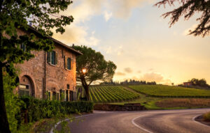 Ein italienisches Landhaus bei Tagesanbruch.